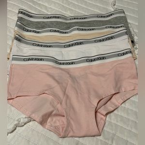 CALVIN KLEIN girl hipster underwear. 4 pack. NWOT